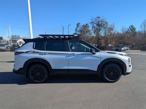 New 2026 Mitsubishi Outlander Trail Edition image 2