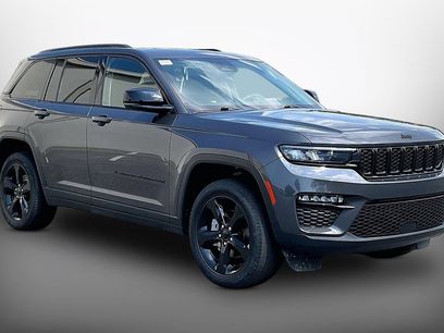 Used 2023 Jeep Grand Cherokee Limited w/ Black Appearance Package