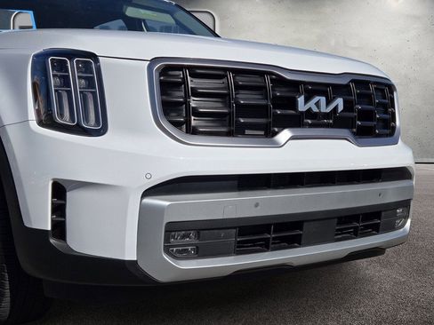 Certified 2025 Kia Telluride SX w/ SX Captain's Chair Package FWD image 9