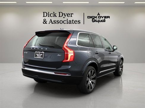 New 2025 Volvo XC90 B6 Plus w/ Protection Package Premier image 2