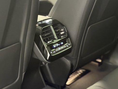 Used 2025 BMW iX xDrive50 w/ Sport Package image 21