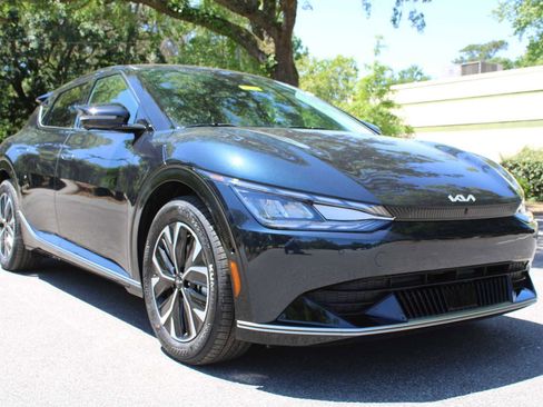New 2023 Kia EV6 Wind image 3