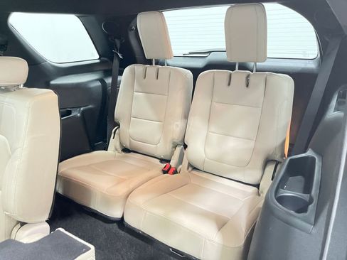 Used 2018 Ford Explorer Limited w/ Equipment Group 301A image 31