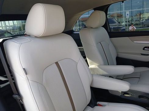 Used 2024 MAZDA CX-90 3.3 Turbo w/ Premium Plus Pkg image 12