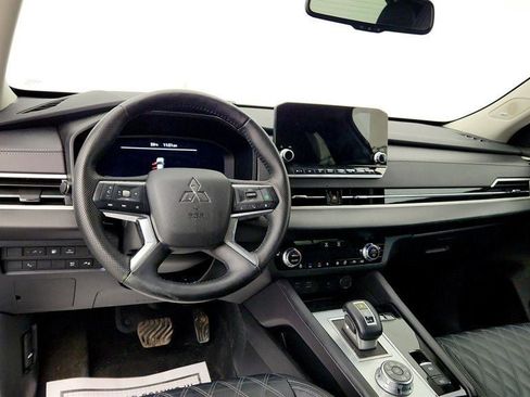 Used 2023 Mitsubishi Outlander SEL 40th Anniversary AWD/4WD image 13