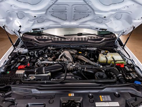 Used 2020 Ford F450 Platinum w/ FX4 Off-Road Package image 30