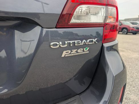 Used 2017 Subaru Outback 2.5i Limited AWD/4WD image 12