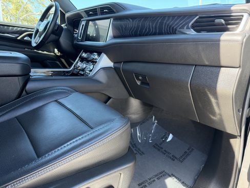 Used 2022 GMC Yukon Denali image 12