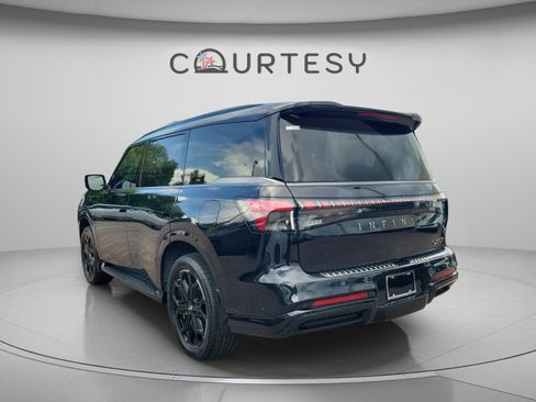 Certified 2026 INFINITI QX80 4WD w/ Sport Exterior Package image 3