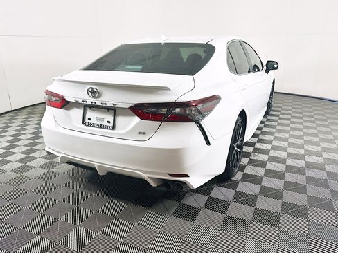Used 2024 Toyota Camry SE w/ Cold Weather Package FWD image 3
