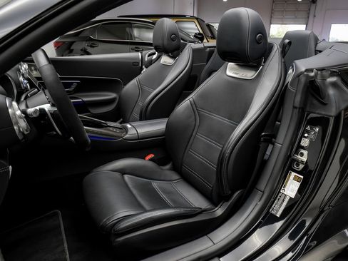 Used 2023 Mercedes-Benz SL 63 AMG 4MATIC w/ Driver Assistance Package image 29