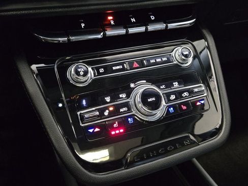 Used 2022 Lincoln Corsair Premium AWD w/ Premium Package image 27