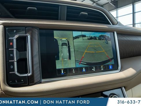 Used 2024 GMC Yukon XL Denali AWD/4WD image 8