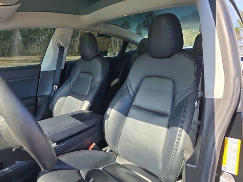 Used 2021 Tesla Model 3 Standard Range Plus image 19