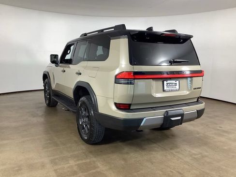 Used 2025 Lexus GX 550 AWD/4WD image 7