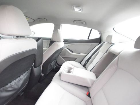 Used 2015 Kia Optima LX image 12