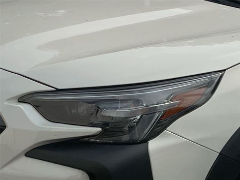 Used 2025 Subaru Outback Premium AWD/4WD image 9