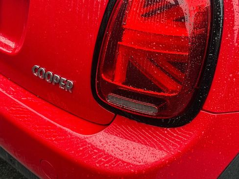 Used 2020 MINI Cooper 4-Door Hardtop image 6