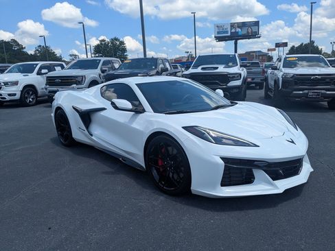 Used 2025 Chevrolet Corvette Z06 w/ Stealth Interior Trim Package RWD image 3