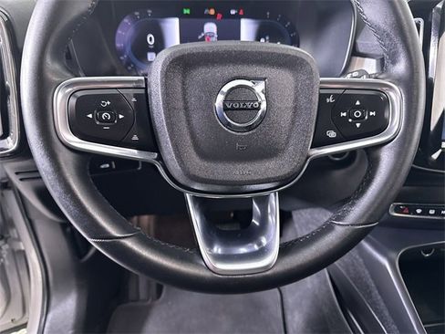 Used 2023 Volvo XC40 B5 Core image 11