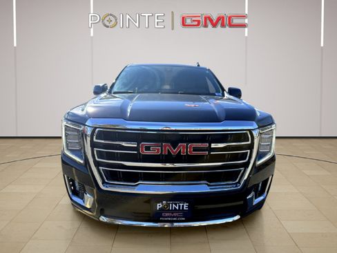 Used 2021 GMC Yukon SLT w/ SLT Premium Package image 12