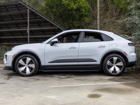 Certified 2024 Porsche Macan 4 Electric image 2