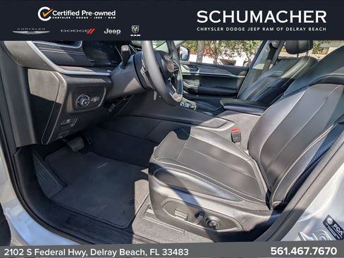 Certified 2024 Jeep Grand Cherokee Limited AWD/4WD image 12