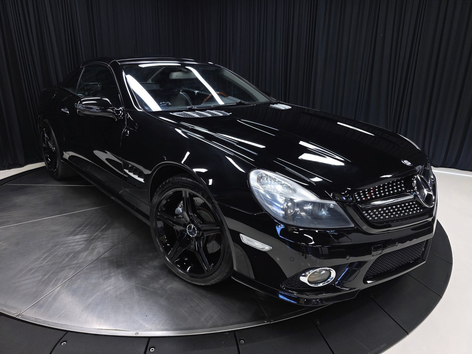 Used 2011 Mercedes-Benz SL 550 image 45