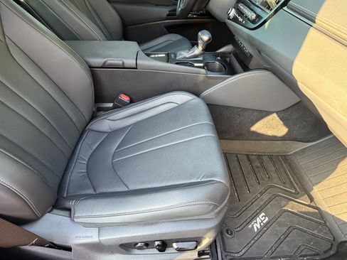 Used 2024 Lexus ES 350 F Sport w/ Accessory Package (Z2) FWD image 45