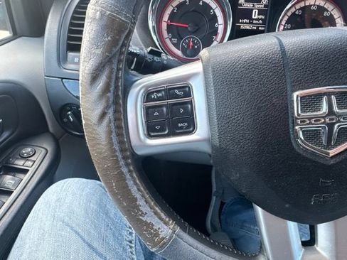 Used 2015 Dodge Grand Caravan SXT w/ UConnect Hands-Free Group FWD image 18