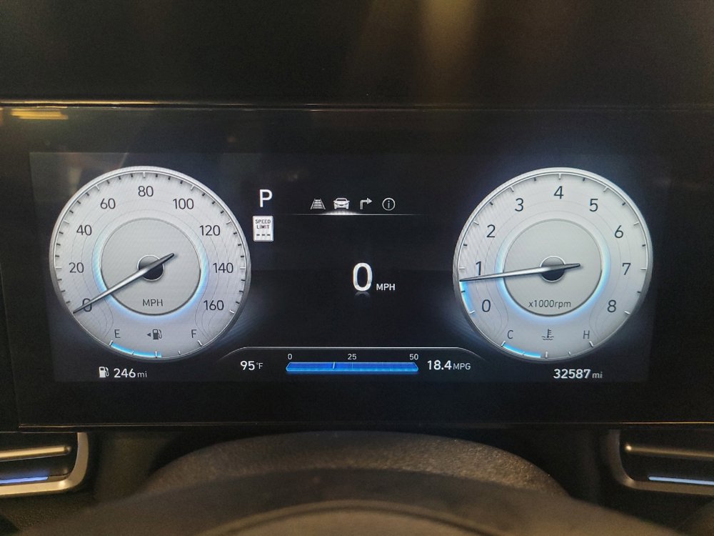 Used 2025 Hyundai Elantra SEL FWD image 23