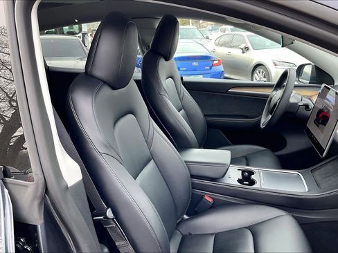 Used 2024 Tesla Model Y Long Range image 9