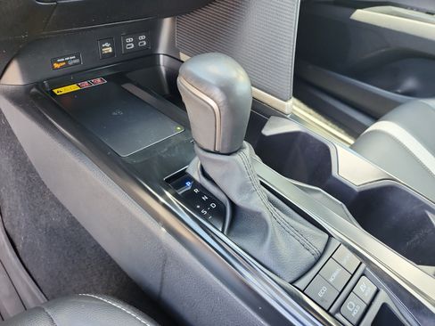 Used 2025 Toyota Camry SE w/ Convenience Package FWD image 13