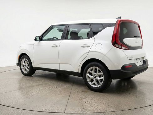 Used 2025 Kia Soul LX w/ LX Technology Package image 5
