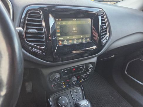 Used 2020 Jeep Compass Latitude image 10