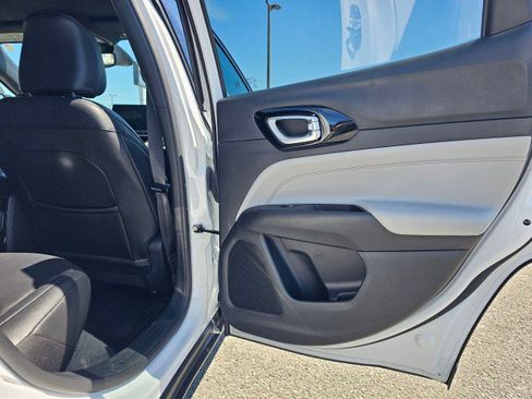 Certified 2025 Jeep Compass Limited AWD/4WD image 15