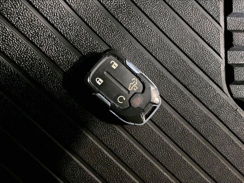 Used 2020 Chevrolet Silverado 1500 LT Trail Boss image 31