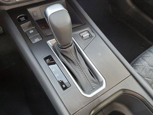 Certified 2025 Nissan Kicks SV image 22