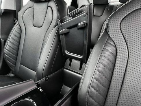 New 2025 Hyundai Elantra Limited image 18