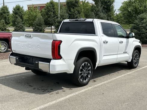 Used 2025 Toyota Tundra Limited AWD/4WD image 22