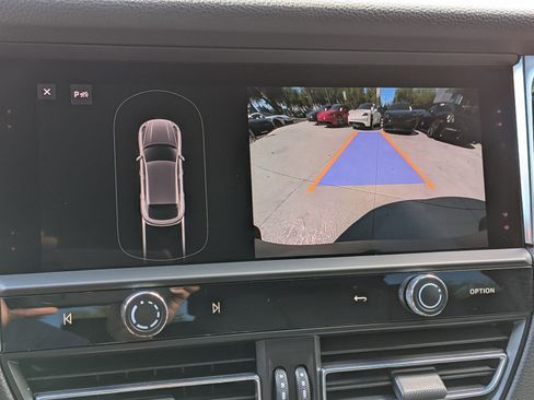 Certified 2023 Porsche Macan image 19