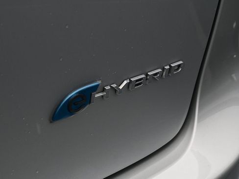 Used 2024 Chrysler Pacifica Select image 39