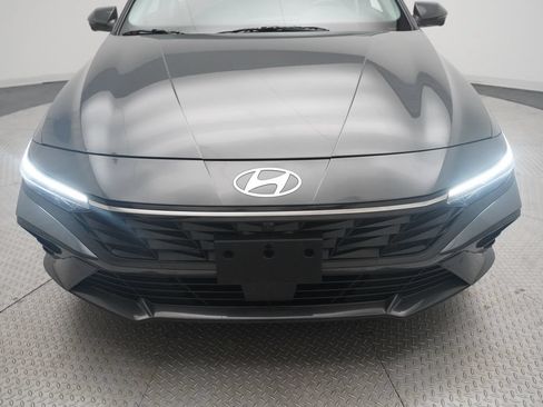 Used 2024 Hyundai Elantra Limited FWD image 21