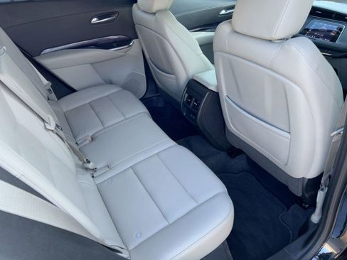 Used 2022 Cadillac XT4 Luxury image 30