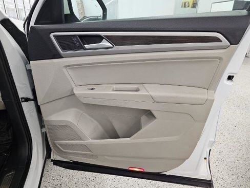 Used 2018 Volkswagen Atlas SEL image 33