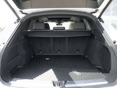 Used 2025 Audi Q5 Premium Plus w/ Premium Plus AWD/4WD image 25