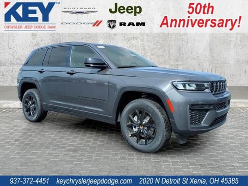 New 2026 Jeep Grand Cherokee Altitude AWD/4WD image 1