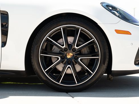 Used 2018 Porsche Panamera 4S AWD/4WD image 36