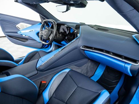 Used 2025 Chevrolet Corvette Z06 RWD image 18