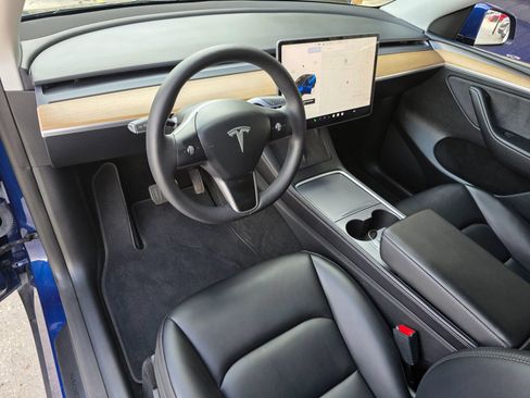 Used 2024 Tesla Model Y Long Range AWD/4WD image 17